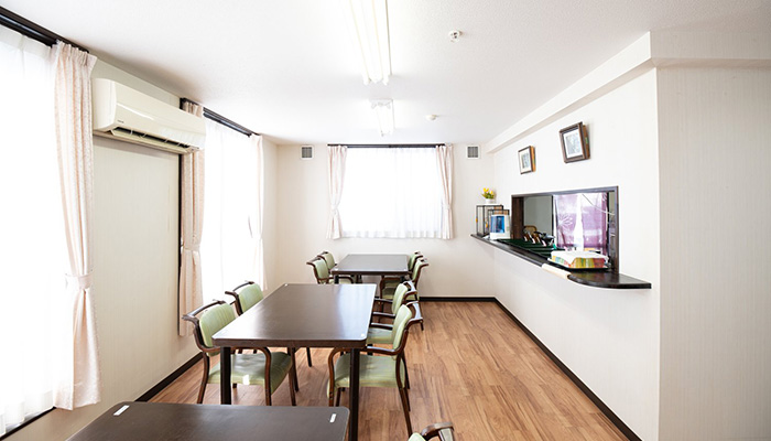 ゆとりある広さの食堂